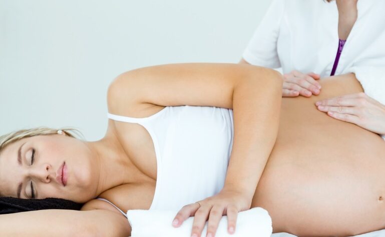 Можно ли делать массаж во время беременности?